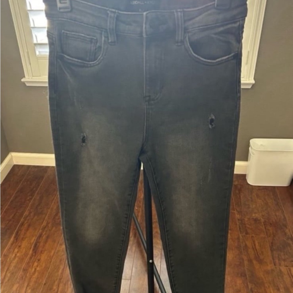Kendall & Kylie Women’s Skinny Jeans in Washed Black size 5/27
